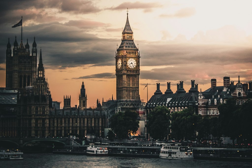 luke-stackpoole-mOEqOtmuPG8-unsplash